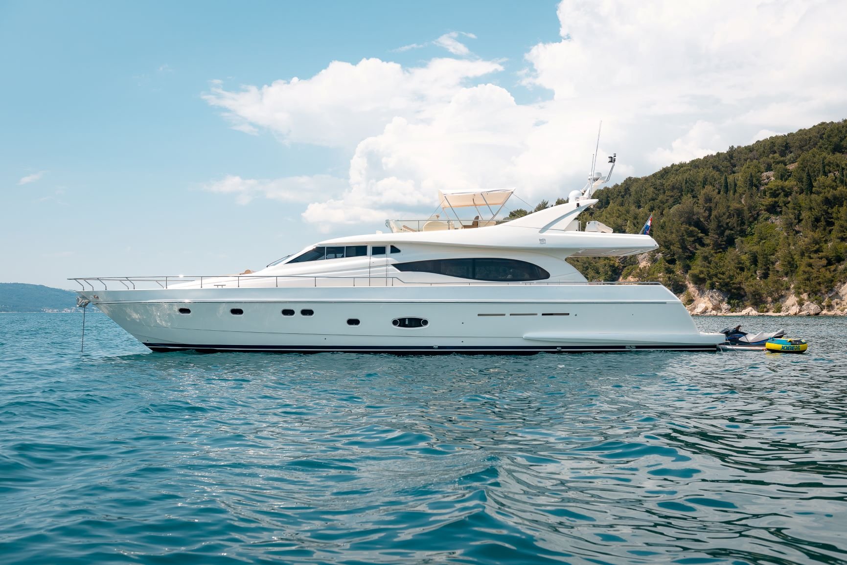 Luxury 4 cabin Motoryacht with crew for rent in Croatia