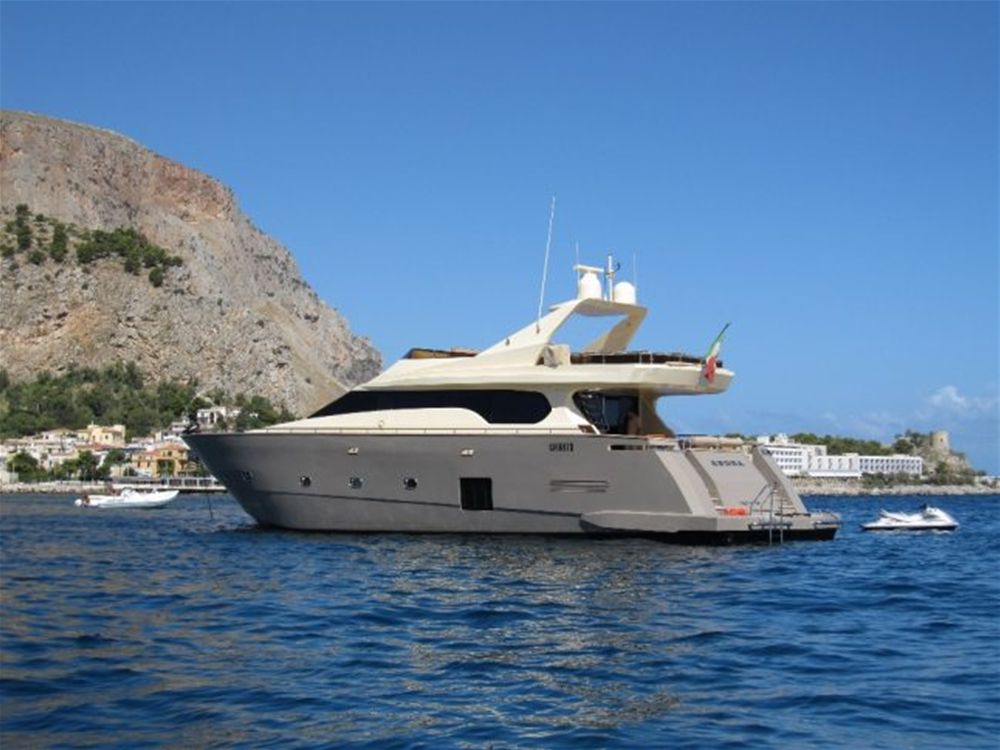 luxury yacht service palermo