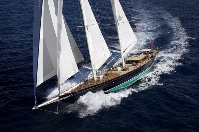 french sailing yachts manufacturers